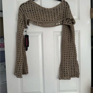 Never worn trendy sweater topper